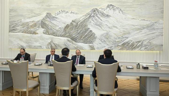 Գրիգոր Մինասյանն էլ է ուրացել Արարատն ու ընդունել է նոր հավատքը՝ Արագածի պաշտամունքը. «Հրապարակ»