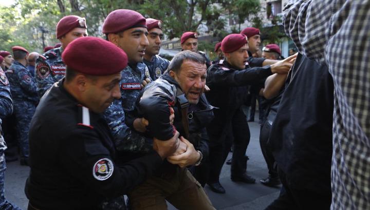 Բերման են ենթրակվել զոհված զինծառայողների ծնողները