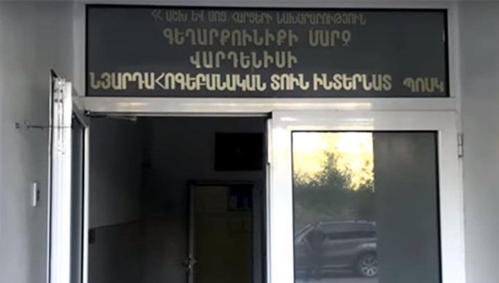Վարդենիսի տուն-ինտերնատի տնօրենը ստիպել է հիվանդներին մաքրել խոզանոցը, չի տվել սնունդ