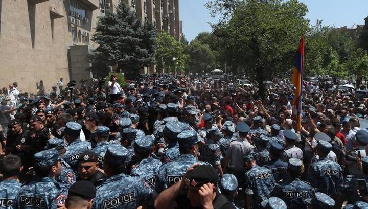 Որ նախարարության աշխատակիցներն էին ակտիվ աջակցում ցուցարարներին․ «Հրապարակ»