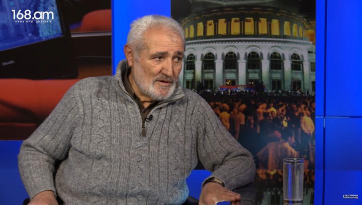 Բանաստեղծ Ռազմիկ Դավոյանն իր զորակցությունն է հայտնում Վիտիալի Բալասանյանին․ Hayeli.am