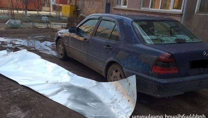 Ուժեղ քամու հետևանքով վնասվել են շենքի թիթեղներ, ծառեր, գովազդային վահանակներ. ԱԻՆ