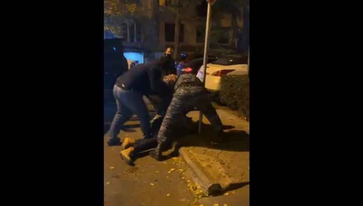 ԱԱԾ-ն «ասֆալտին փռեց» և բերման ենթարկեց Արթուր Դանիելյանին (18+)