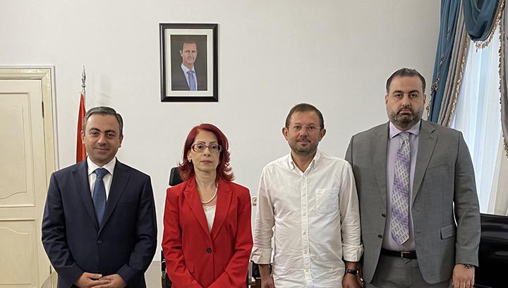 Իշխան Սաղաթելյանն ու Գեղամ Մանուկյանը հադնիպել են ՀՀ-ում Սիրիայի դեսպան Նորա Արիսյանի հետ