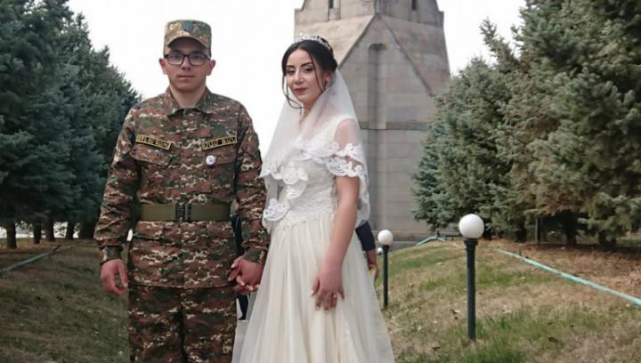 Պսակադրություն՝ Եռաբլուրում