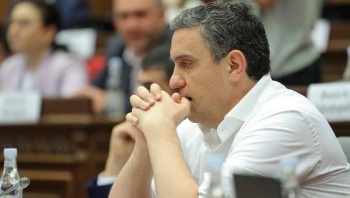 Բերձորում, Աղավոյում և Լաչինի միջանցքի մնացած բնակավայրերում տեղի է ունենում կազմակերպված էթնիկ զտում․ Արթուր Ղազինյան