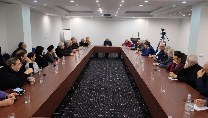 Վազգեն Մանուկյանը հանդիպել է մշակույթի և արվեստի գործիչների հետ