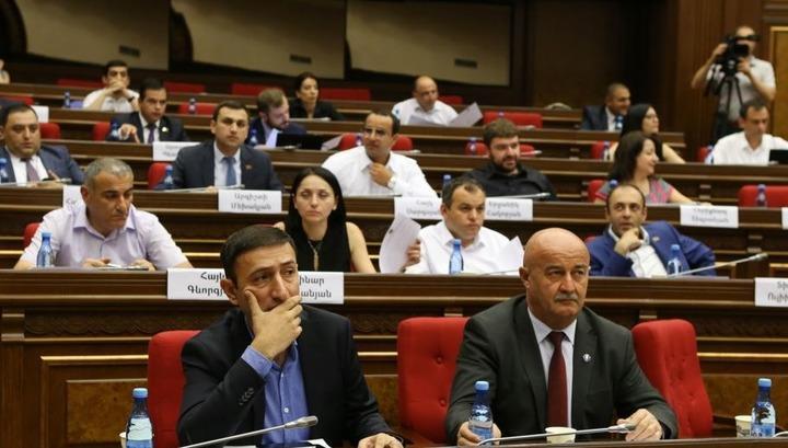 Իշխանությունները փոշմանել են. «Ժողովուրդ»