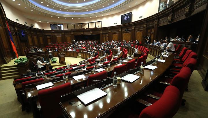 Սահմանադրական կարգի տապալում համարվող օրինագիծն առաջին փորձից ընդունվեց