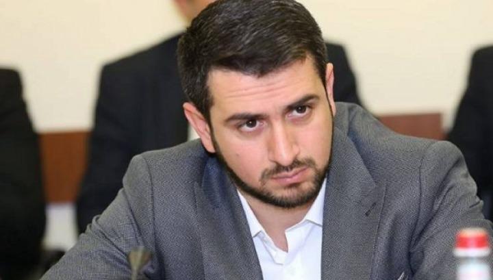 Նարեկ Բաբայանի մեքենայի համարանիշները 3 մլն դրամից ավելի արժեն․ «Ժողովուրդ»