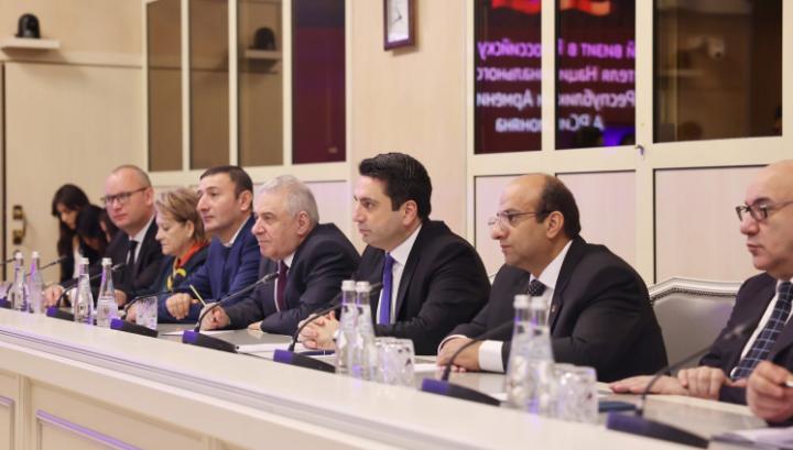 Հայաստանն անվտանգության մասով երկարաժամկետ լուծումների ժամանակ չունի. Ալեն Սիմոնյան