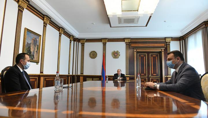 Նախագահը հանդիպել է Արսեն Թորոսյանին և պարզաբանումներ խնդրել