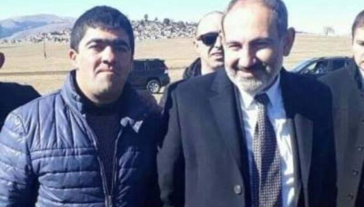 Փաշինյանի հրաժարականը պահանջած համայնքապետի փոխարեն վարչապետը ԺՊ է նշանակել «Վերջ թավիշին» կարգախոսով երիտասարդին. News.am