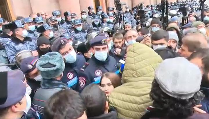 Էմոցիոնալ մի խոսեք. ոստիկանը՝ քաղաքացուն