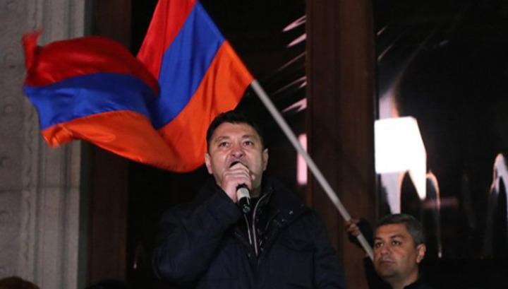 Ամոթալի արձանագրություն կնքած հողատուի հեռացումն այլընտրանք չունի. Շարմազանով