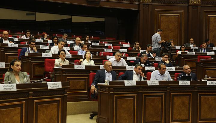 ԱԺ խմբակցությունները ներկայացրել են մշտական հանձնաժողովների փոխնախագահներ առաջադրելու իրենց որոշումները