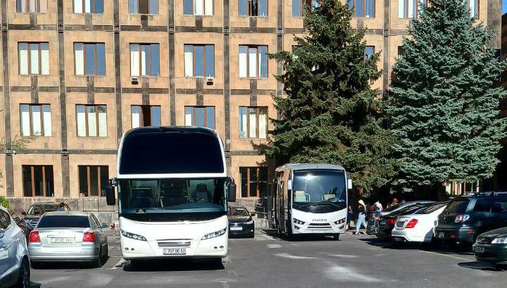 Պետական կառույցների աշխատակիցներին հրահանգնել են մասնակցել ՔՊ-ի հանրահավաքին․ Ականատես