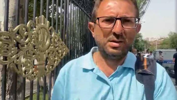 Զոդված ու պայթուցիկ սարքերով պատված ԱԺ բակ ունենք․ դիմավորում են ընդդիմադիր պատգամավորներիներին․ Մանուկյան