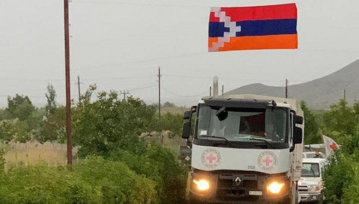 Բերձորի միջանցքով Ստեփանակերտ է տեղափոխվել 23 տոննա ալյուր, Ակնա-Ստեփանակերտ ճանապարհով՝ բժշկական և հիգիենայի պարագաներ