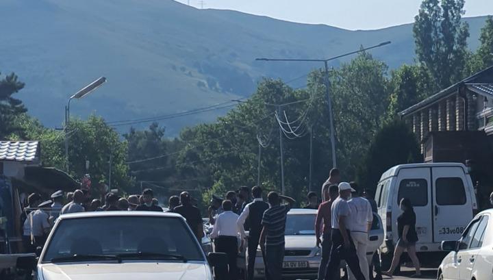 Ծեծկռտուք Սևանա լճի տարածքում՝ քաղաքացիների ու ոստիկանների միջև