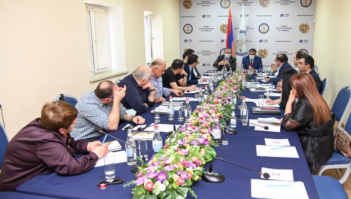 Քննարկվել են COVID 19-ի և պատերազմական պայմաններում զինծառայողների իրավունքների հետ կապված հարցեր