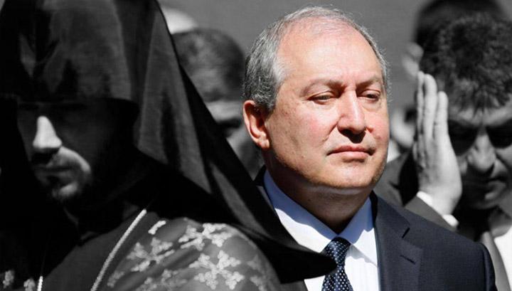 Ինչո՞վ է զբաղված ՀՀ նախագահը, երբ երկիրը փաստացի պատերազմական վիճակում է