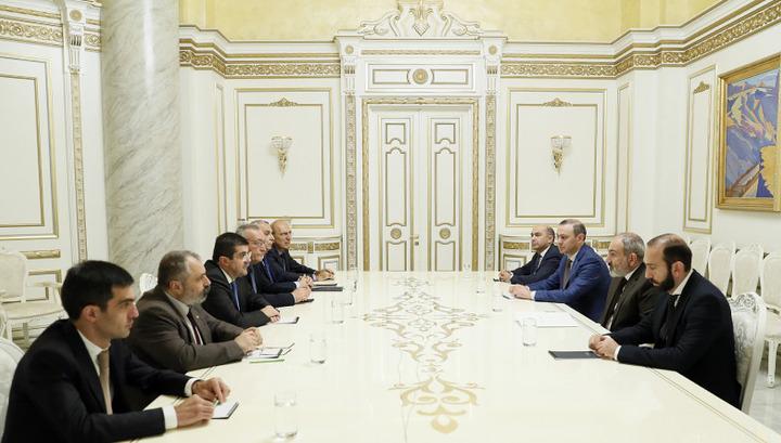 Փաշինյանն ընդունել է Արցախի նախագահի գլխավորած պատվիրակությանը