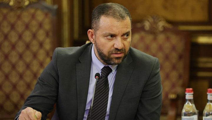 Լարսում հայկական բեռները կանգնած են. նախարարը չգիտի պատճառը