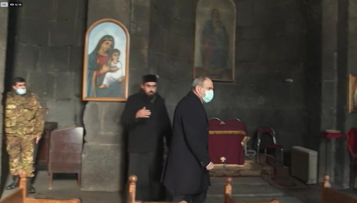 Իրեն ասել եմ՝ սպասիր Աստծո դատաստանին․ Սիսիանի հոգևականը՝ Փաշինյանի ձեռքը չսեղմելու մասին