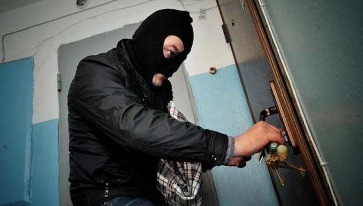 27-ամյա երիտասարդը գողություն է կատարել 9 բնակարաններից, 35 մեքենաներից. ՔԿ