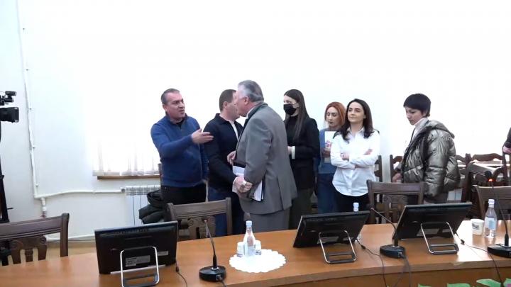 Ռուբեն Հակոբյանը Լենա Նազարյանի ամուսնուն անվանեց կնոջ կողմից ԱԺ բերված օժիտ