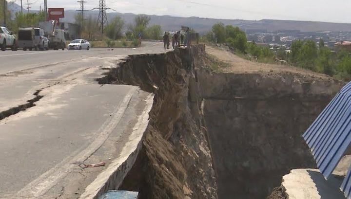 Ծիծեռնակաբերդի խճուղին շարունակվում է երկկողմանի փակ մնալ