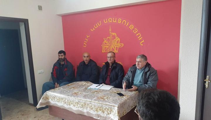 Ընդդիմադիր պատգամավորները մարզերի բնակիչներին առաջարկություններ են ներկայացրել երկիրը ճգնաժամից հանելու, Արցախը փրկելու ուղղությամբ