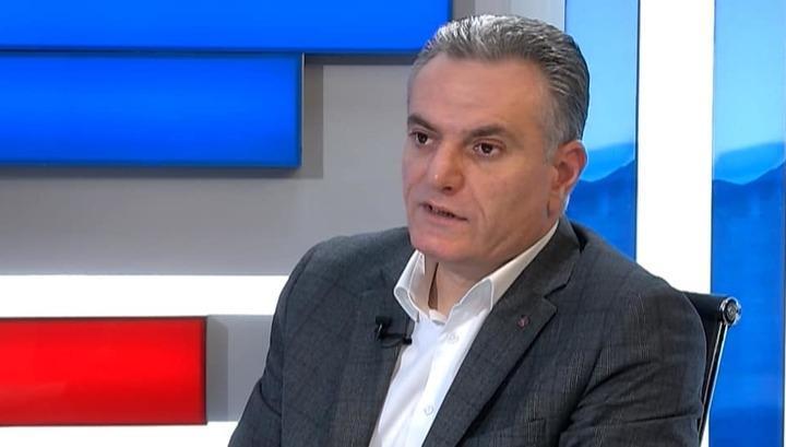 Սենսացիա-մանիպուլյացիա-դեգրադացիա բանաձևով բանակն էլ դարձրին «հայկական ժամանակ» թերթի մակարդակի օբյեկտ․ Արտակ Զաքարյան