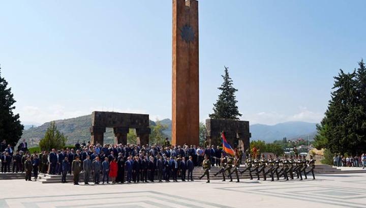 Արցախի անկախության տարեդարձը՝ կրկին առանց ՀՀ իշխանական էլիտայի․ «Հրապարակ»