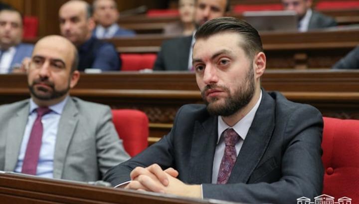 Արեն Մկրտչյանը փորձելու է «համակարգել» Ալավերդի համայնքի ղեկավար կարգված Դավիթ Ղումաշյանին․ «Փաստ»