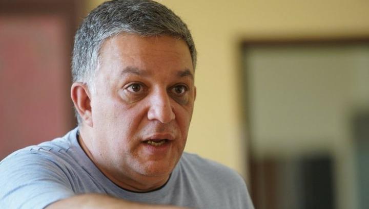 Հասցրեք գեներալ դառնալ. չէ՞ որ գիտեք` ձեր շլացուցիչ կարիերան չունի շարունակություն. Մհեր Մկրտչյանը՝ ոստիկանապետին