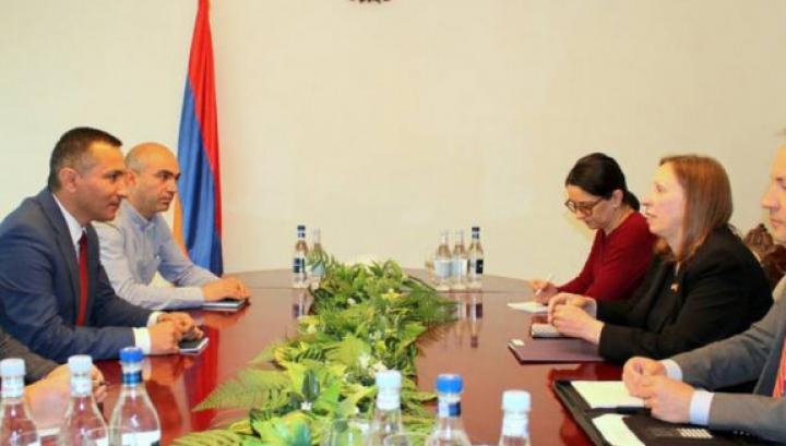 ԱՄՆ դեսպսպանը դարձյալ գնացել է Սյունիք