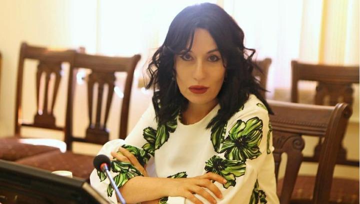 Վսյո տակի մի հատ նամակ գրեմ Սորոսին ու առաջարկեմ ռոբոտ կադրեր ընտրելուց առաջ  լայն ու համապարփակ IQ թեսթ  անցկացնել․ Նաիրա Զոհրաբյան