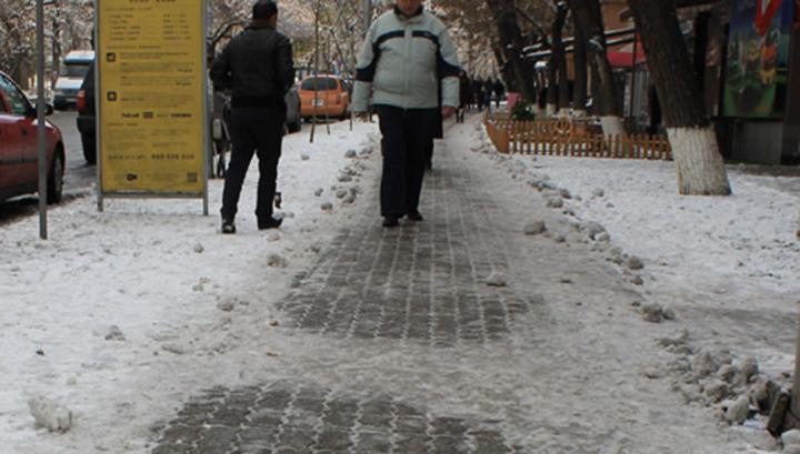 Տնտեսվարողները պարտավոր են իրենց անշարժ գույքի և հարակից տարածքներում մաքրել ձյունը. քաղաքապետարան