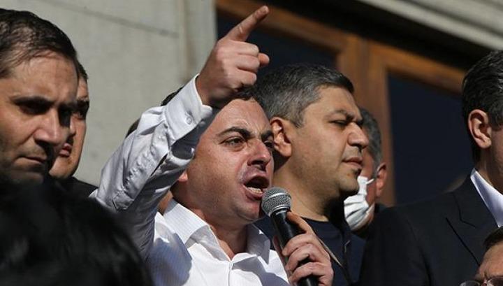 Արթուր Վանեցյանի և Իշխան Սաղաթելյանի նկատմամբ իրականացվում է խայտառակ քաղաքական հետապնդում․ պաշտպաններ