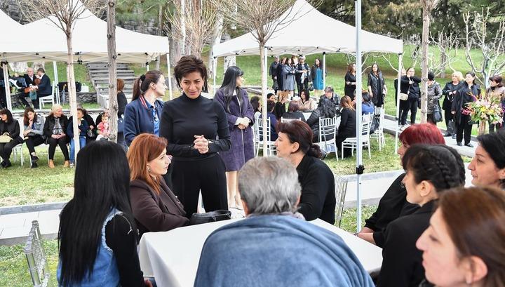 Կառավարական առանձնատների տարածքն իր օրում այսքան հյուր չէր տեսել․ Աննա Հակոբյան