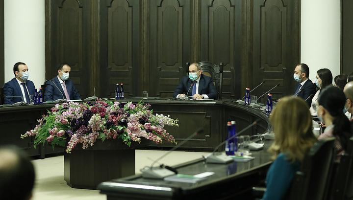 «Դրսից» եկող ազդակներն էլ են վկայում իշխանությունների հեռանալու հրամայականը. «Փաստ»