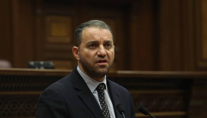 Քերոբյանից գլուխ հանելը դժվար է․ հիմա էլ ասում է, թե խցանումը խանգարել է աճին