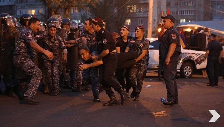 Եղել է ցուցարարների դաժանաբար ծեծել ու հատուկ միջոցների չարդարացված կիրառում․ Երվանդ Վարոսյան