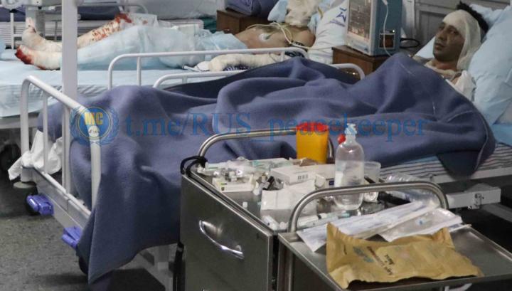 Ռուսական խաղաղապահ առաքելության բժիշկներն օգնություն են ցուցաբերում Ստեփանակերտում պայթյունից տուժած արցախցիներին