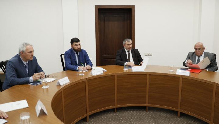 Ալիևի օգնականի թեզը կրկնում են Սանասարյանը, Խզմալյանը, Շիրինյանը և ուրիշներ