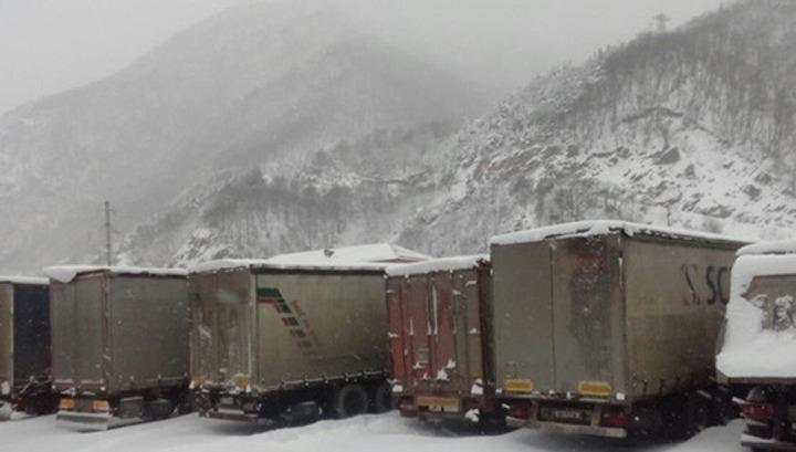 Լարսը փակ է բեռնատարների համար