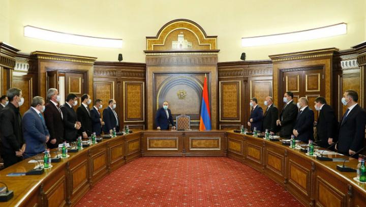 Փաշինյանը Սյունիքի համայնքապետերին ասել է, որ ընտրական համակարգը կատարյալ չէ