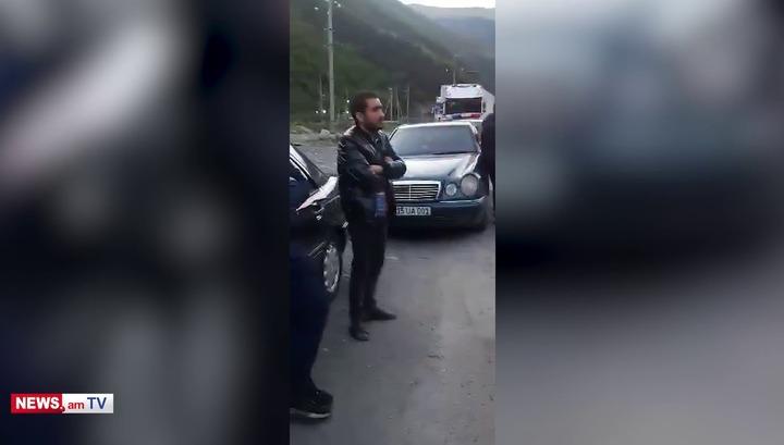 Մնում է վրացիները մեզ ձերբակալեն, որ ՀՀ-ում հիշեն մեր մասին. իրավիճակը՝ Լարսում․ News.am